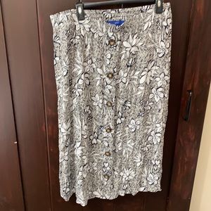 Floral black and white skirt